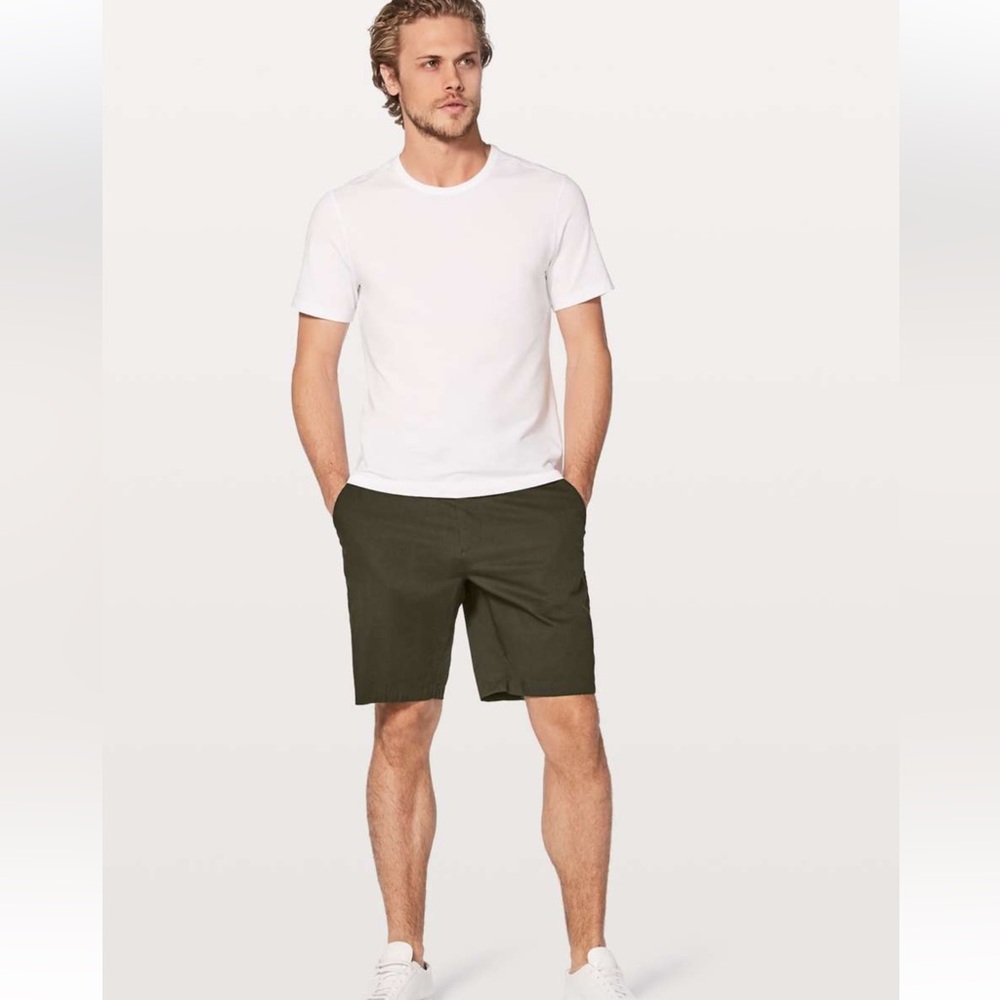 Lululemon commission short slim chino in dark olive